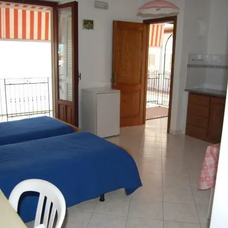 Baia Unci Daire Canneto (Lipari)