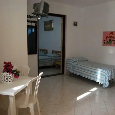 Baia Unci דירה *