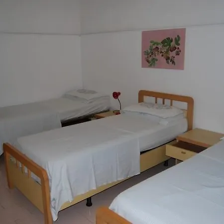 Baia Unci Apartment *