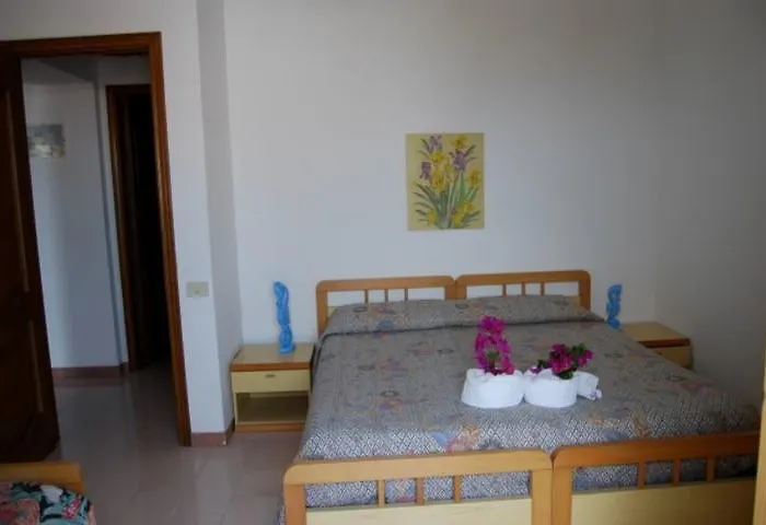 Baia Unci Apartment *