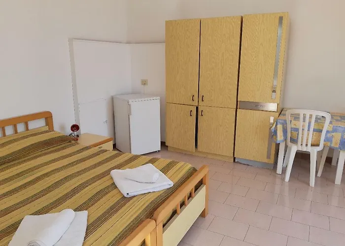 Baia Unci Canneto (Lipari)