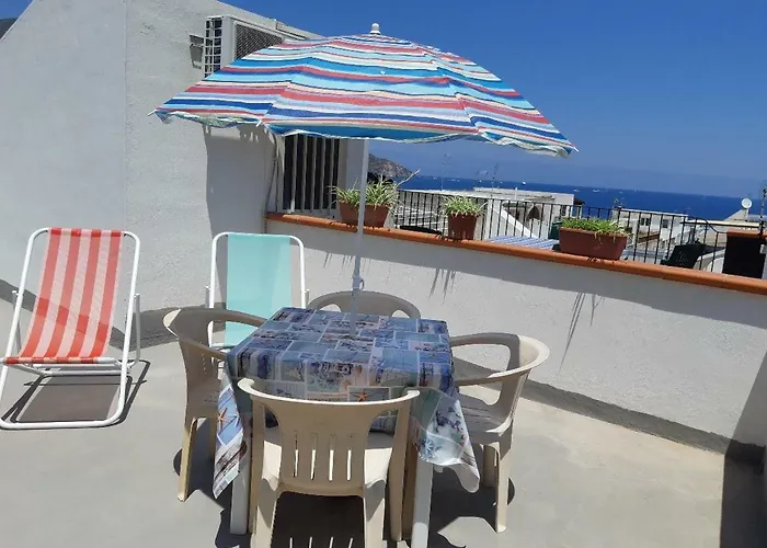 Baia Unci Canneto (Lipari)