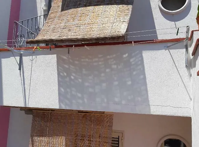 Baia Unci Canneto (Lipari)