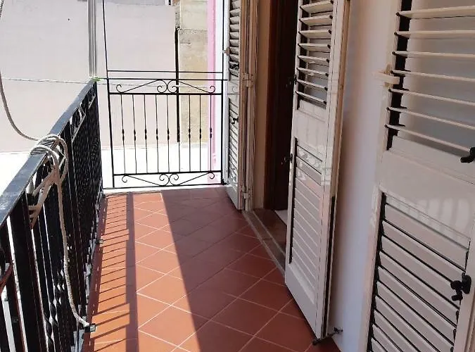 Baia Unci Canneto (Lipari)